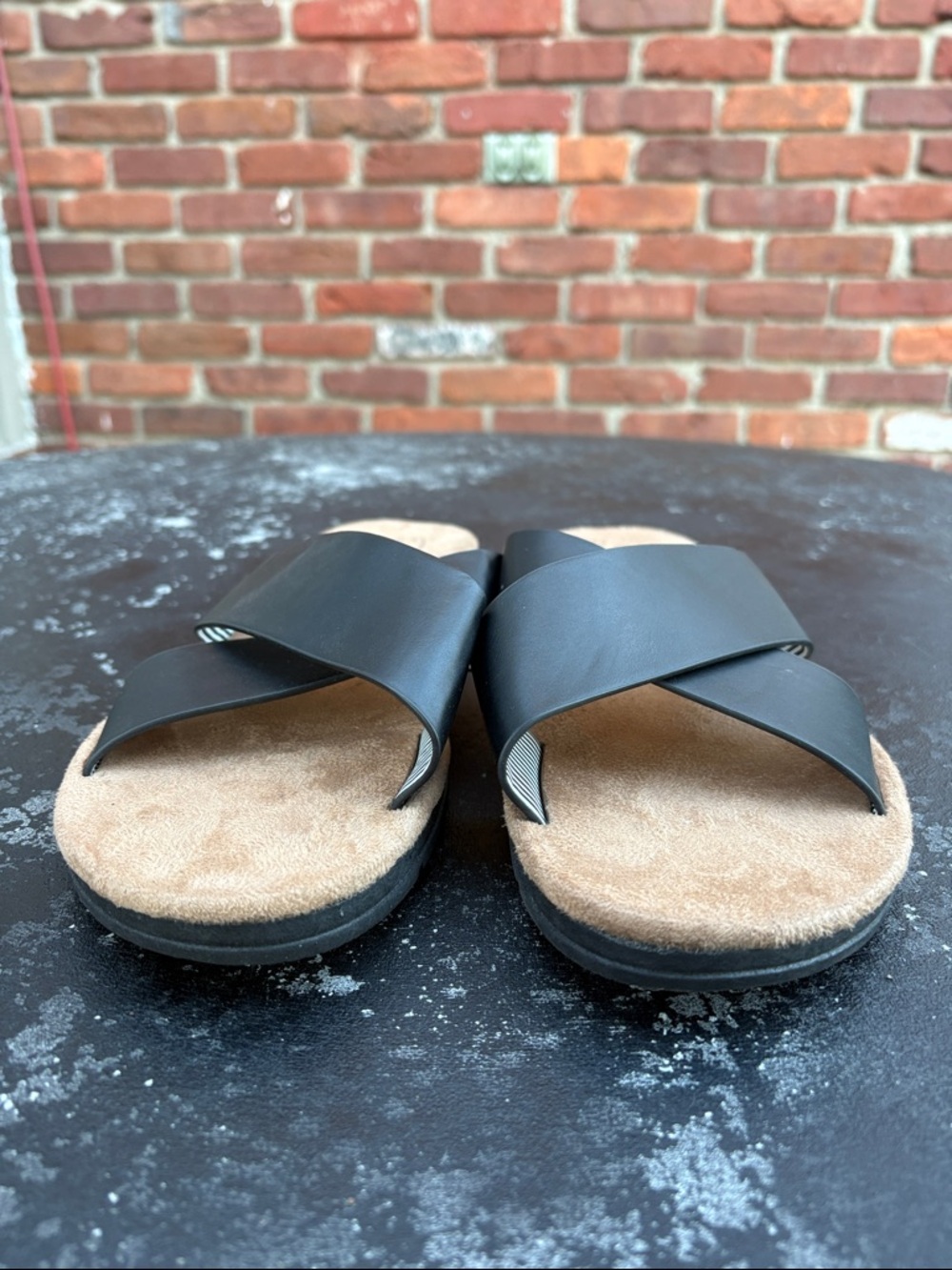 IZOD Women’s Black Crisscross Slide Sandals size 8 - Picture 3 of 10
